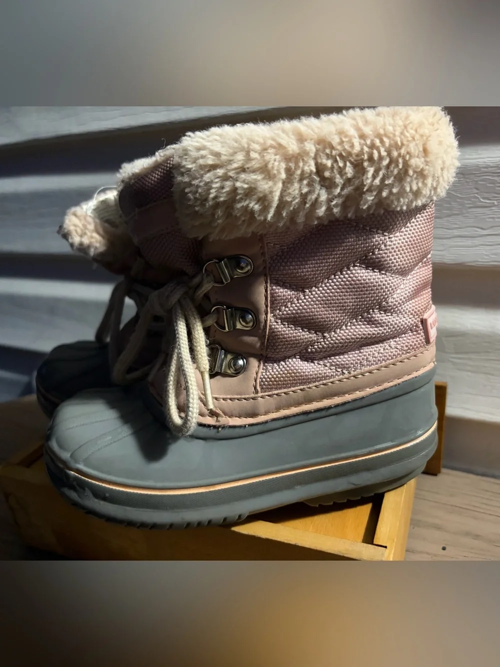 London Fog Lil Kennington Girls Pink Gray Faux Fur Snow Boots Size 9